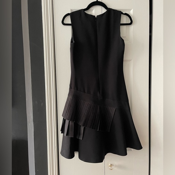 Victoria Beckham pleated dress - Picture 7 of 10